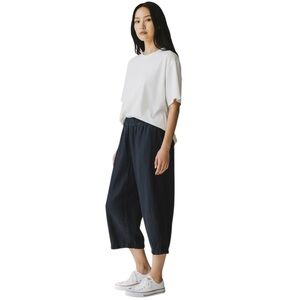 Cut Loose Solid Linen Lagenlook Minimalist Capri Pant